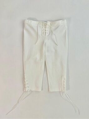 A Vintage Fit White Lace-Up Capri Low Rise Pants NWT